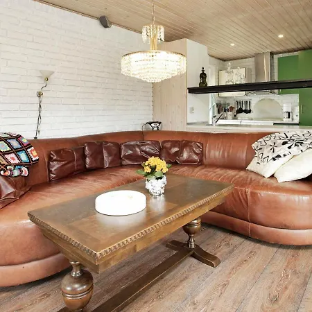 Two-bedroom Holiday In 14 Hals