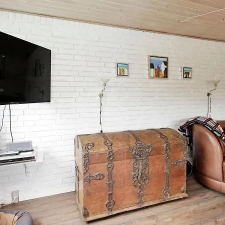 Two-bedroom Holiday In 14 Ferienhaus *