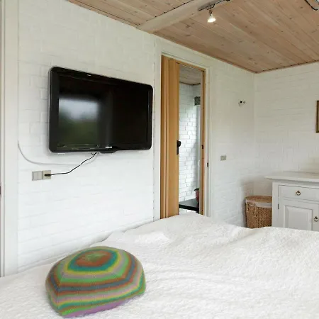 Ferienhaus Two-bedroom Holiday In 14 *
