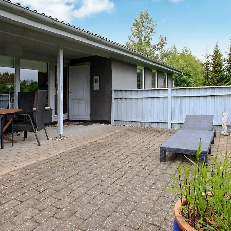 Two-bedroom Holiday In 14 * Hals