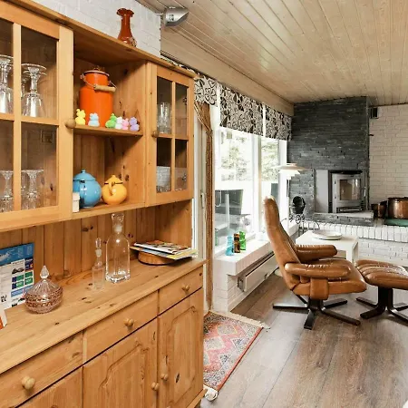 Two-bedroom Holiday In 14 Ferienhaus *